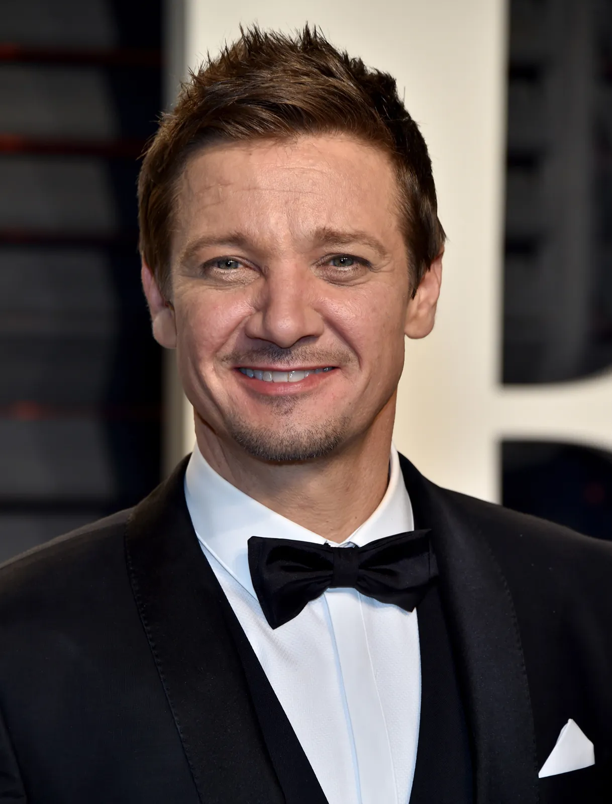 JEREMY LEE RENNER